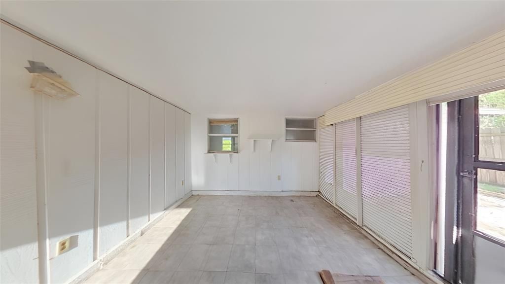 На продажу: $130,000 (3 спален, 1 ванн, 1386 Квадратных фут)