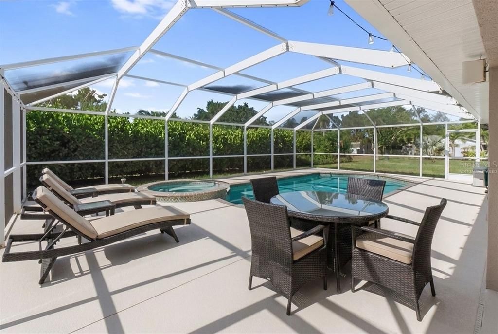 Activo con contrato: $489,000 (3 camas, 2 baños, 1553 Pies cuadrados)