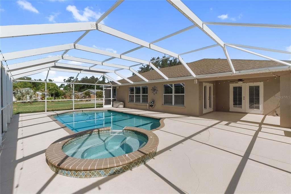 Activo con contrato: $489,000 (3 camas, 2 baños, 1553 Pies cuadrados)