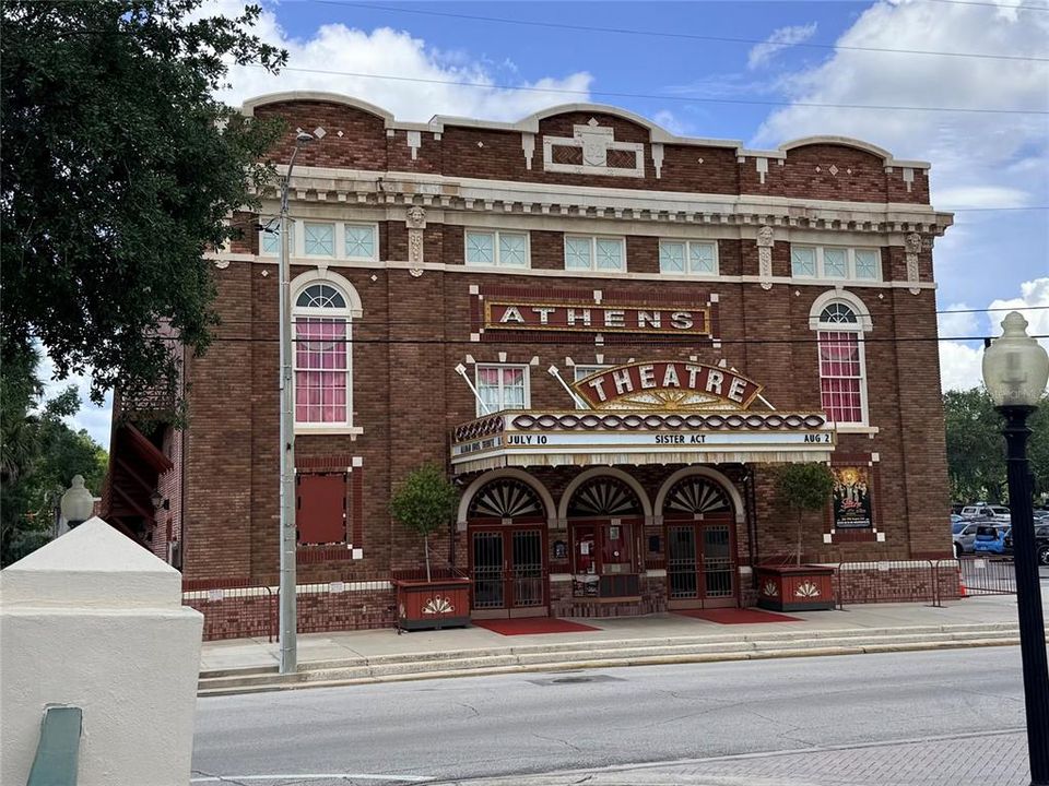 For Sale: $355,000 (2 beds, 2 baths, 1689 Square Feet)