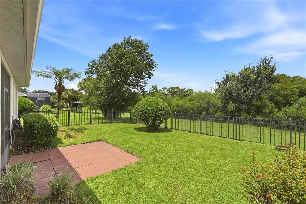 For Sale: $355,000 (2 beds, 2 baths, 1689 Square Feet)