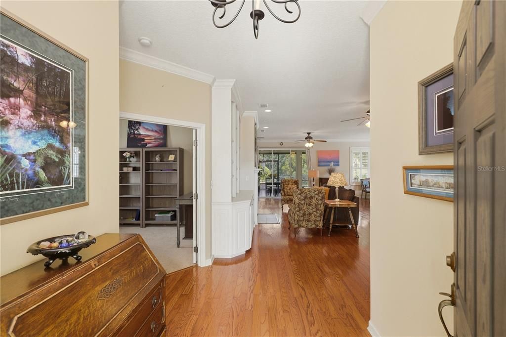 For Sale: $355,000 (2 beds, 2 baths, 1689 Square Feet)