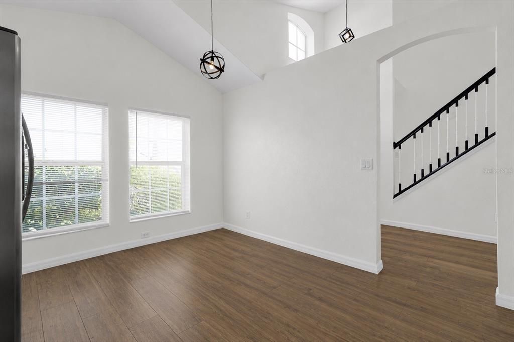 En Renta: $2,700 (4 camas, 3 baños, 1825 Pies cuadrados)