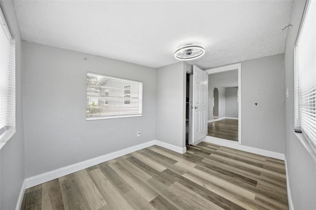 For Sale: $414,000 (5 beds, 2 baths, 1940 Square Feet)