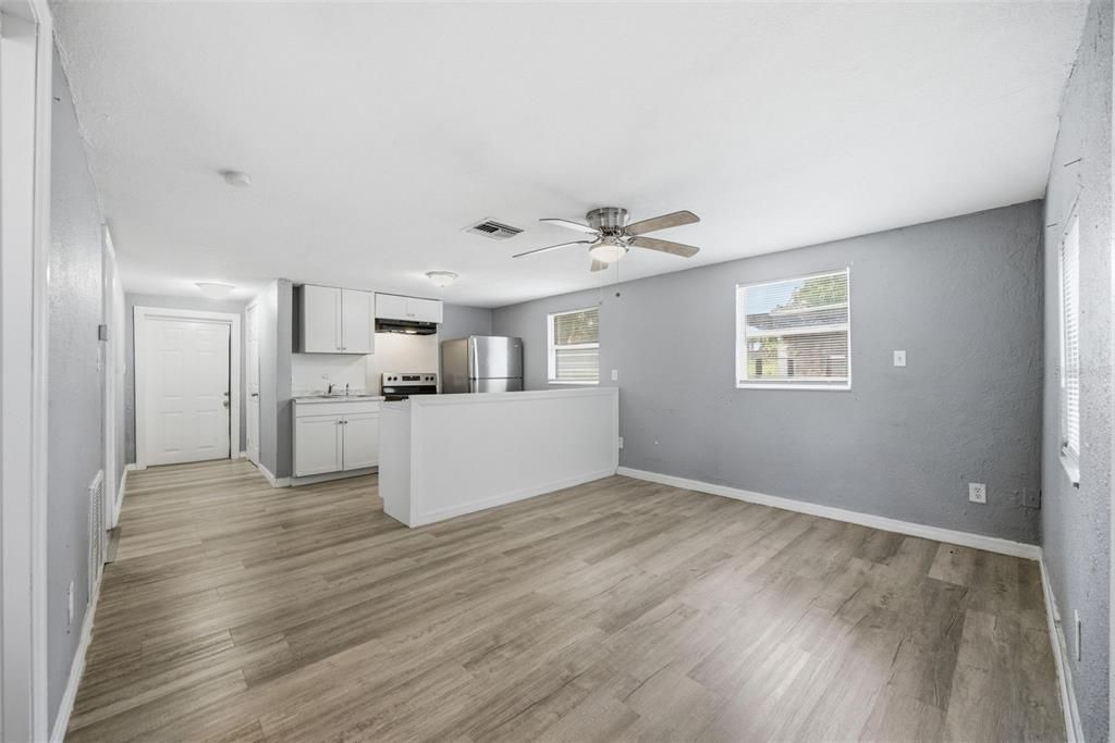 For Sale: $414,000 (5 beds, 2 baths, 1940 Square Feet)