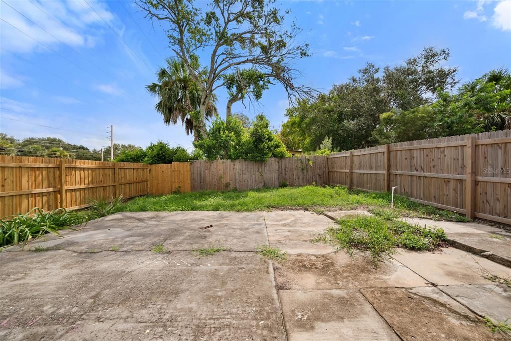 For Sale: $414,000 (5 beds, 2 baths, 1940 Square Feet)