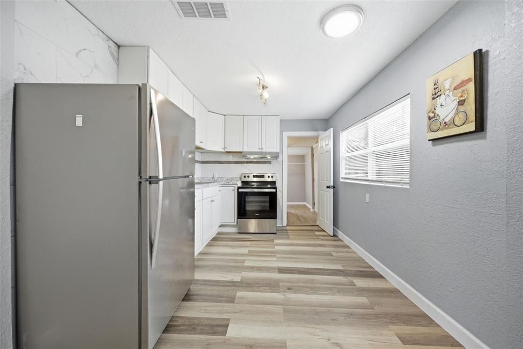 For Sale: $414,000 (5 beds, 2 baths, 1940 Square Feet)