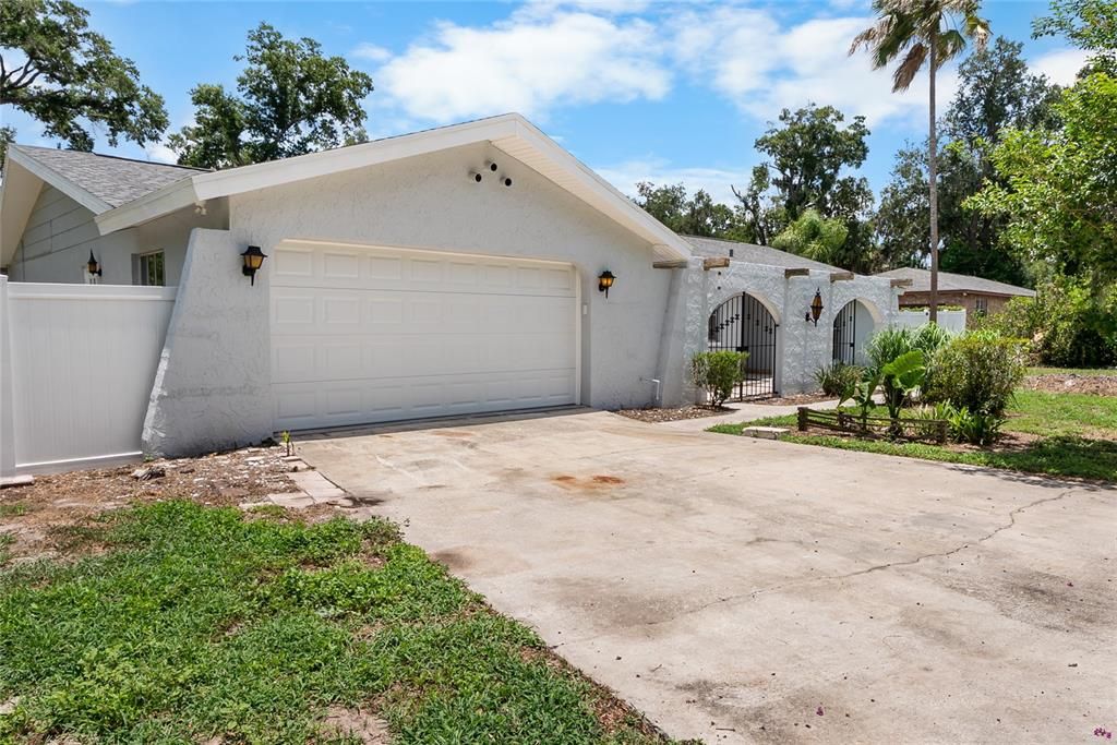 For Sale: $565,000 (4 beds, 3 baths, 2758 Square Feet)