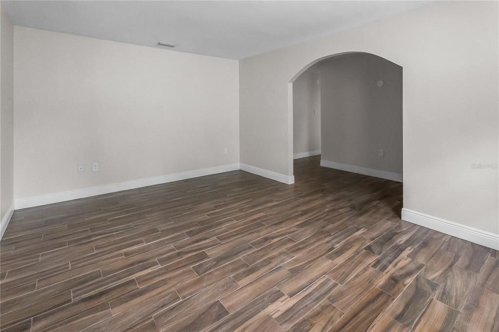 For Sale: $565,000 (4 beds, 3 baths, 2758 Square Feet)