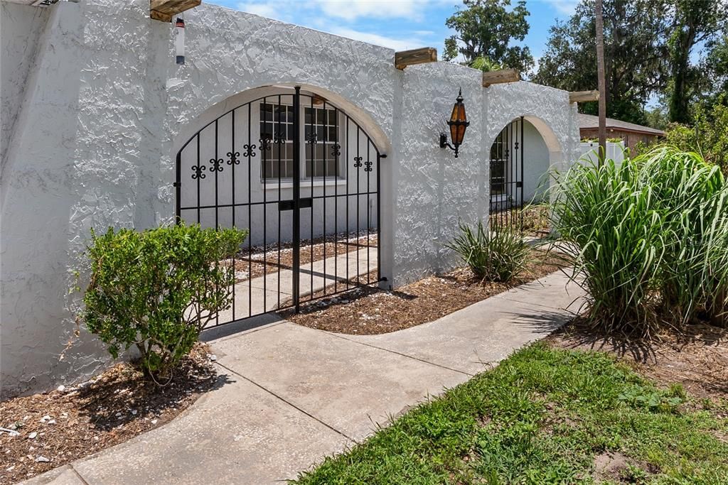 For Sale: $565,000 (4 beds, 3 baths, 2758 Square Feet)