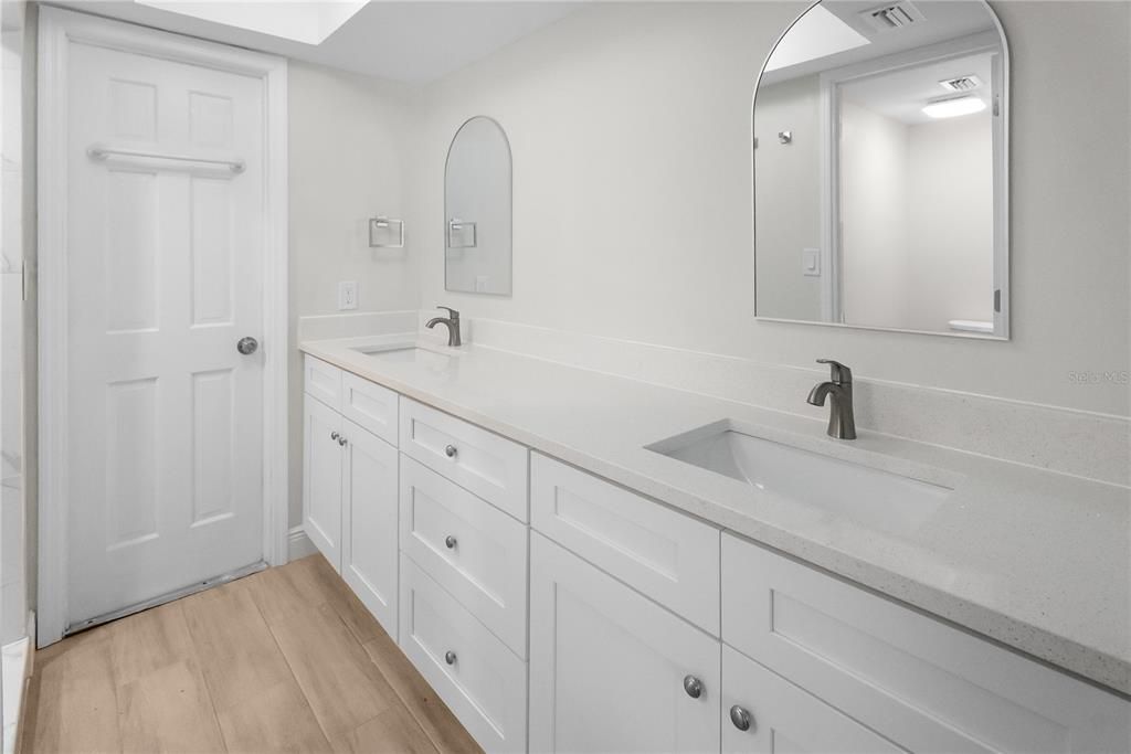 For Sale: $565,000 (4 beds, 3 baths, 2758 Square Feet)