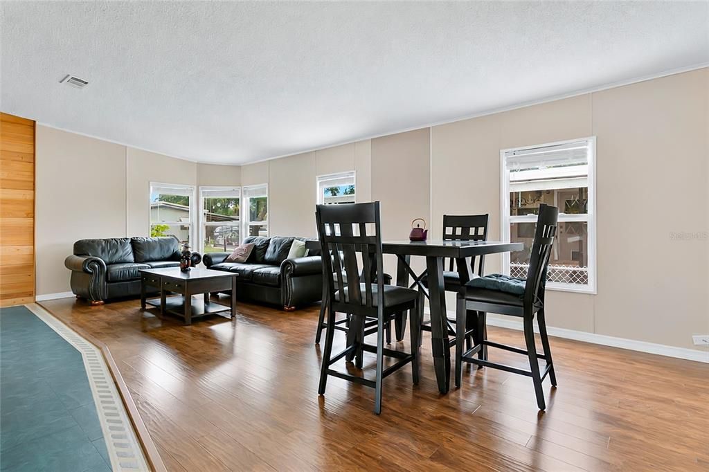 For Sale: $180,000 (2 beds, 2 baths, 1454 Square Feet)