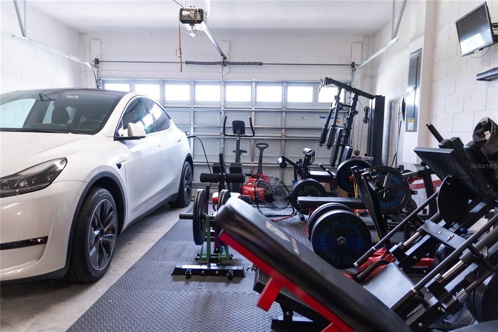 出租: $3,600 (5 贝兹, 4 浴室, 3086 平方英尺)