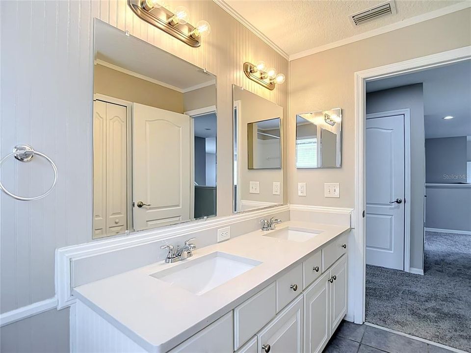 En Venta: $575,000 (5 camas, 3 baños, 3498 Pies cuadrados)