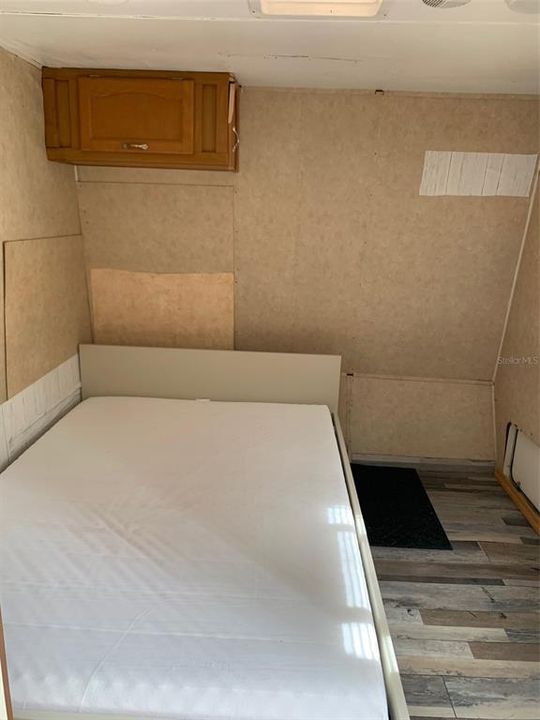 В аренду: $850 (2 спален, 1 ванн, 350 Квадратных фут)