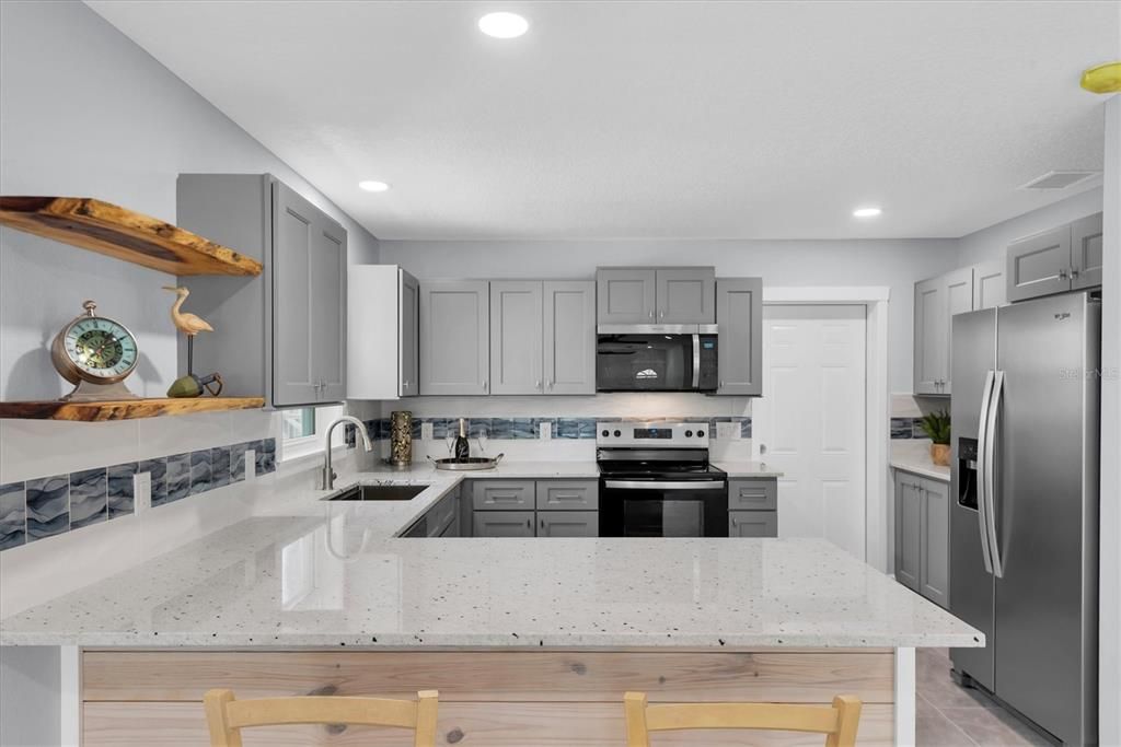 En Venta: $649,000 (3 camas, 2 baños, 1400 Pies cuadrados)