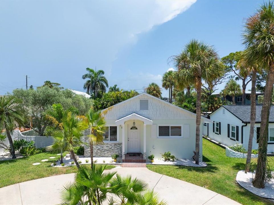 En Venta: $649,000 (3 camas, 2 baños, 1400 Pies cuadrados)
