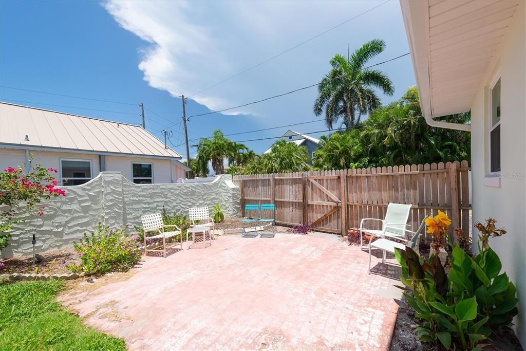 En Venta: $649,000 (3 camas, 2 baños, 1400 Pies cuadrados)