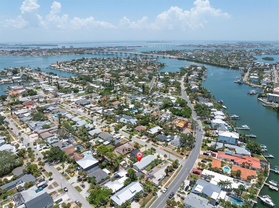 En Venta: $649,000 (3 camas, 2 baños, 1400 Pies cuadrados)
