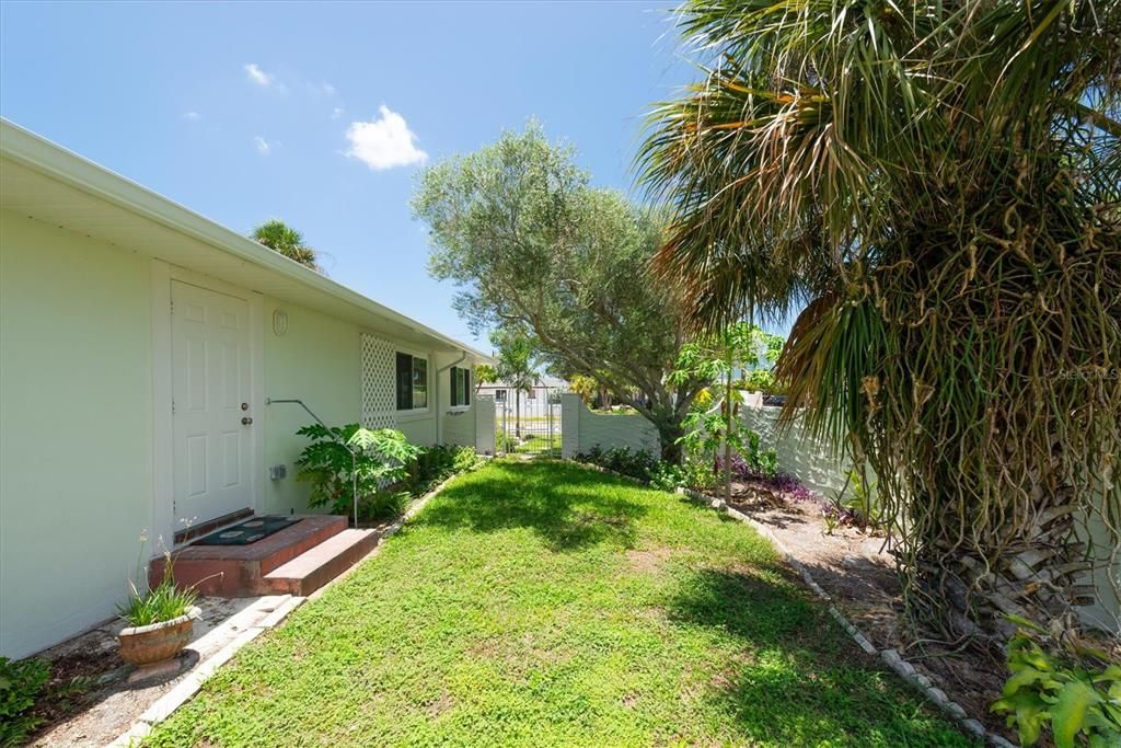 En Venta: $649,000 (3 camas, 2 baños, 1400 Pies cuadrados)