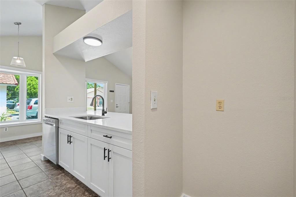 En Venta: $389,500 (3 camas, 2 baños, 1160 Pies cuadrados)