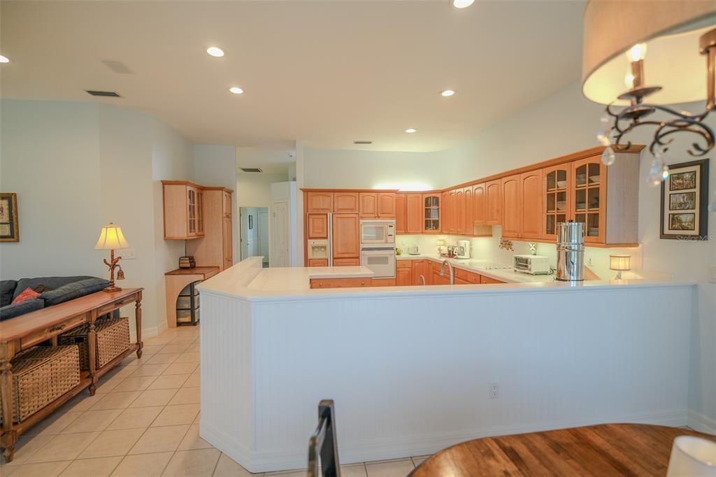 Activo con contrato: $622,000 (4 camas, 3 baños, 3058 Pies cuadrados)