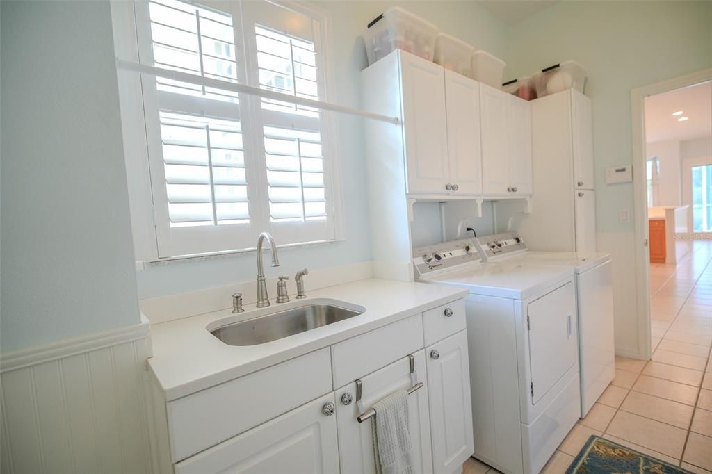 Activo con contrato: $622,000 (4 camas, 3 baños, 3058 Pies cuadrados)