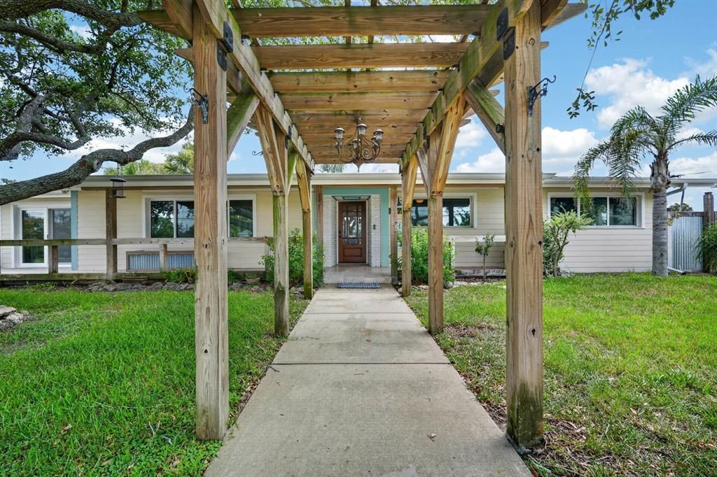 En Venta: $578,800 (4 camas, 3 baños, 2048 Pies cuadrados)