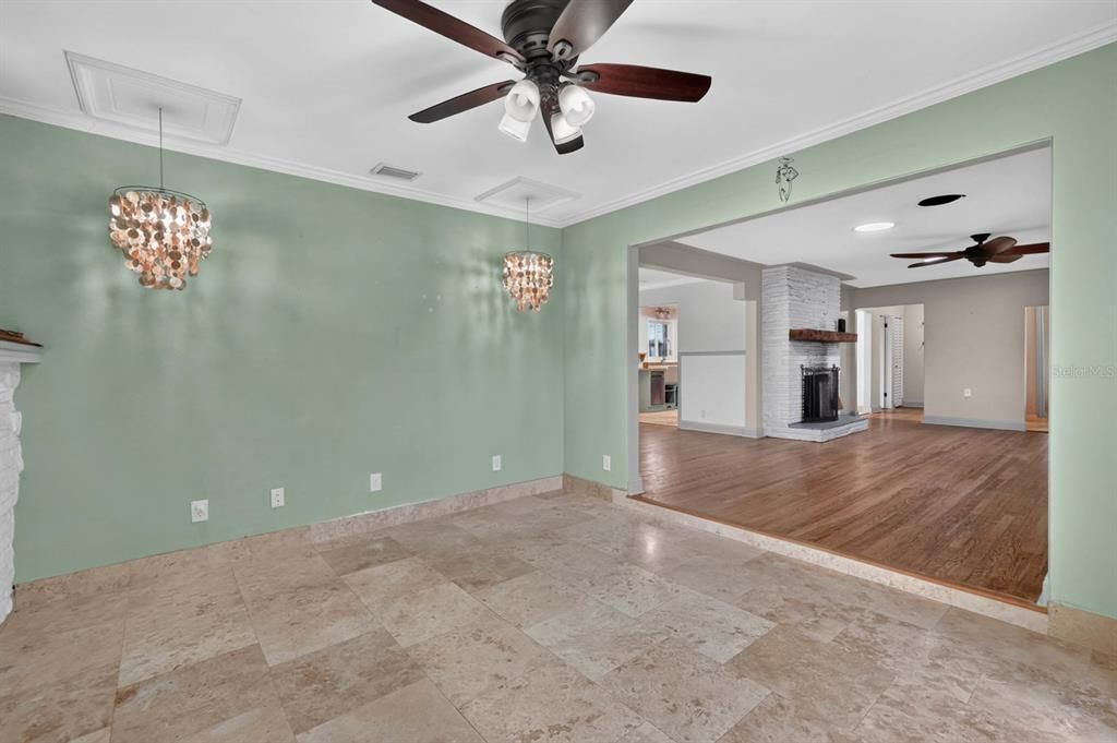 En Venta: $578,800 (4 camas, 3 baños, 2048 Pies cuadrados)