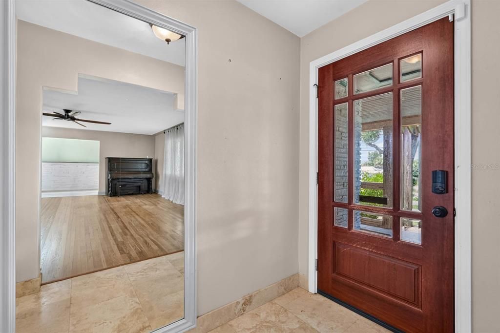 En Venta: $578,800 (4 camas, 3 baños, 2048 Pies cuadrados)