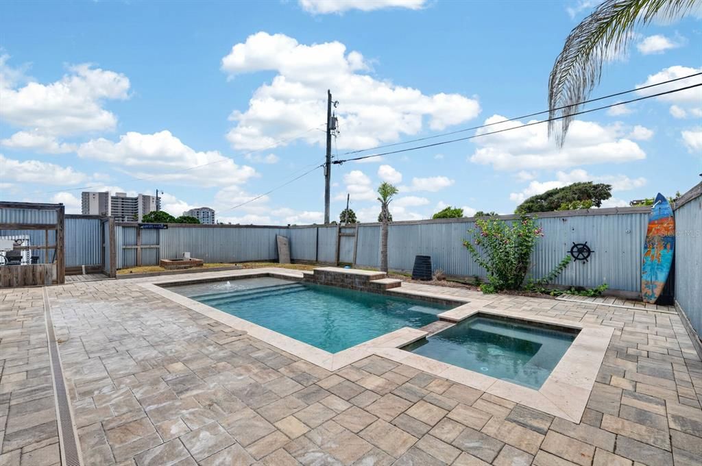 En Venta: $578,800 (4 camas, 3 baños, 2048 Pies cuadrados)
