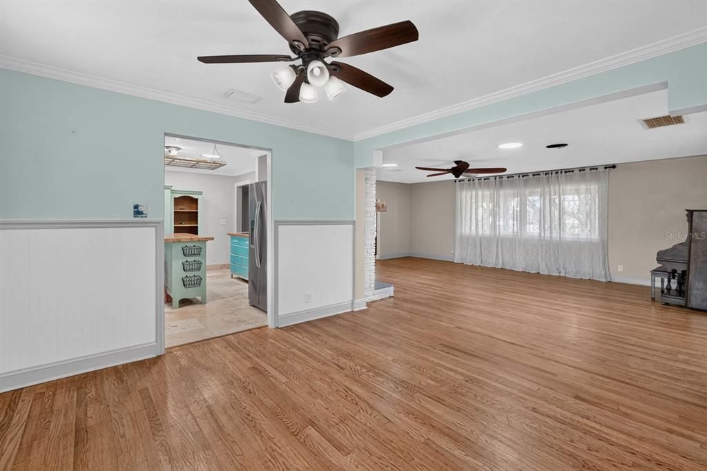 En Venta: $578,800 (4 camas, 3 baños, 2048 Pies cuadrados)