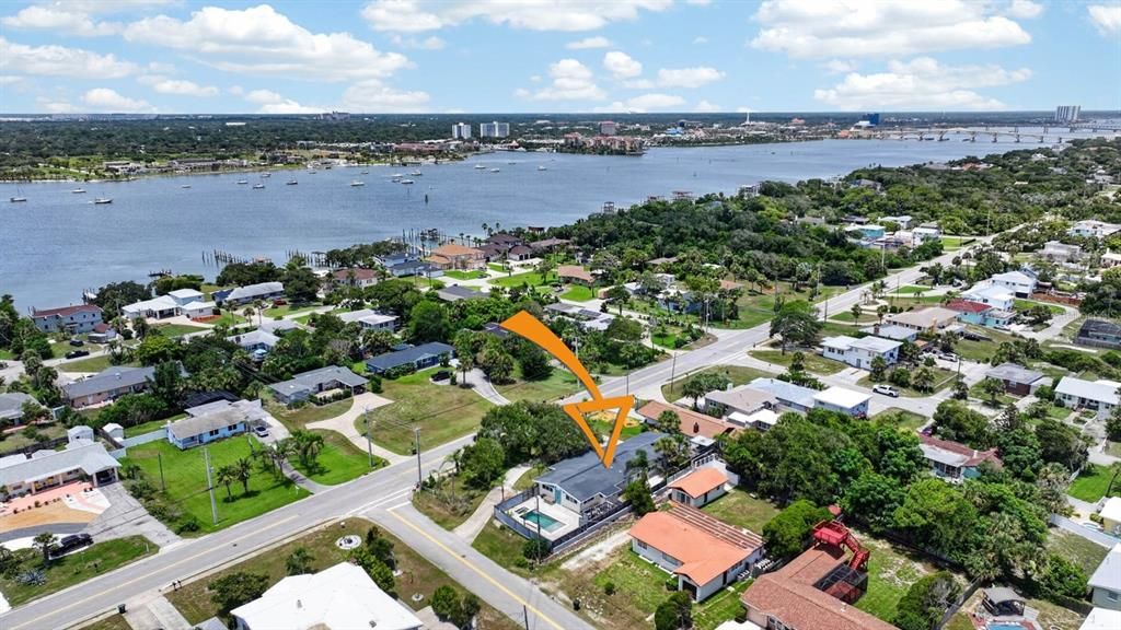 En Venta: $578,800 (4 camas, 3 baños, 2048 Pies cuadrados)