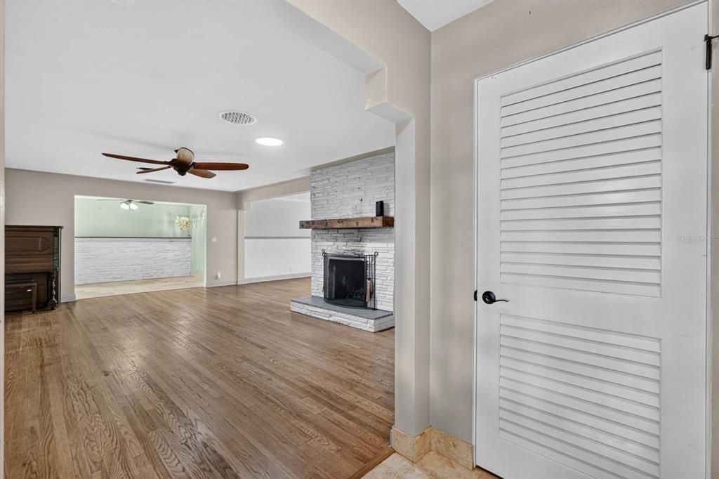 En Venta: $578,800 (4 camas, 3 baños, 2048 Pies cuadrados)