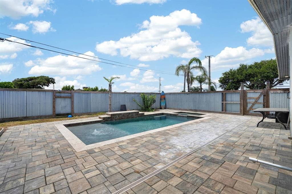 En Venta: $578,800 (4 camas, 3 baños, 2048 Pies cuadrados)