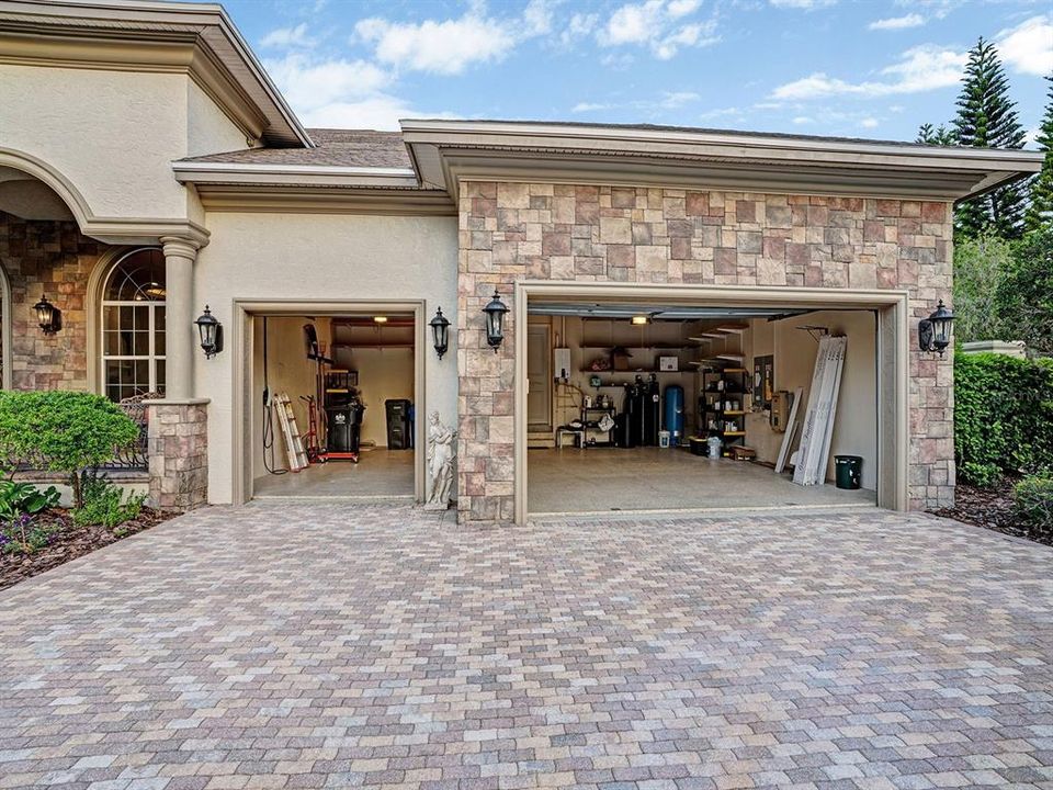 На продажу: $2,999,999 (6 спален, 5 ванн, 6829 Квадратных фут)