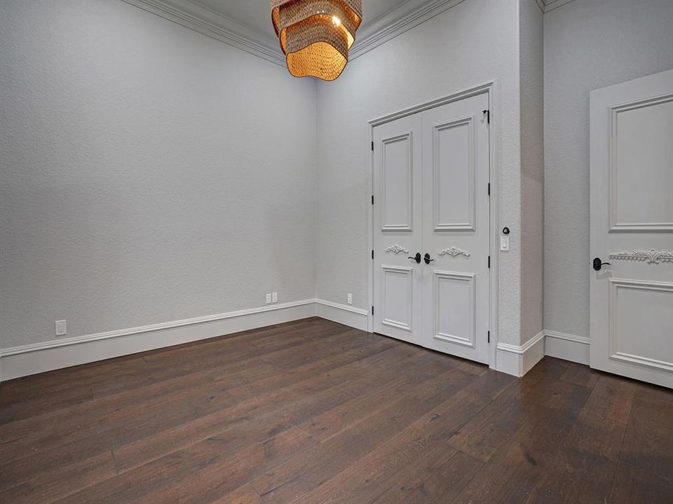 На продажу: $2,999,999 (6 спален, 5 ванн, 6829 Квадратных фут)