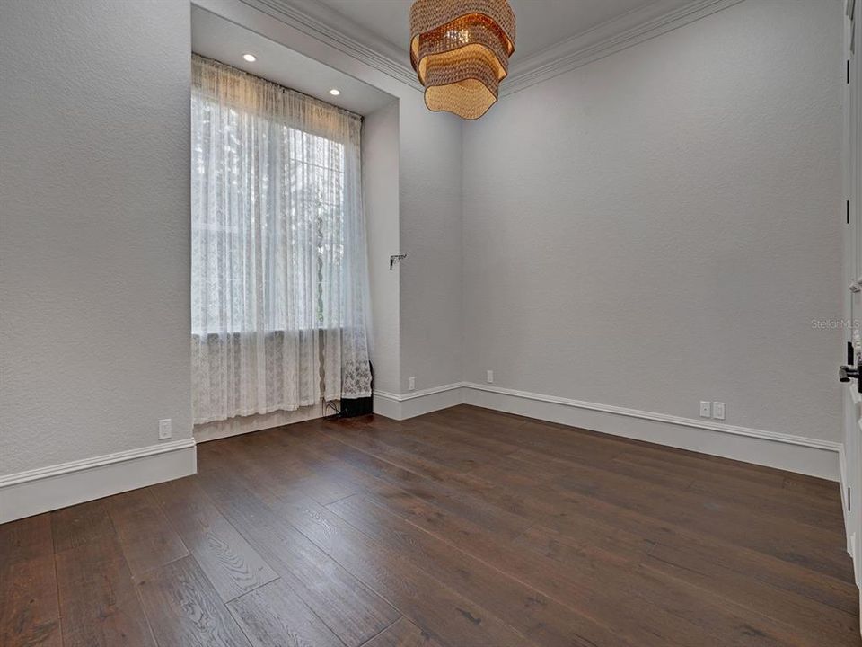 На продажу: $2,999,999 (6 спален, 5 ванн, 6829 Квадратных фут)