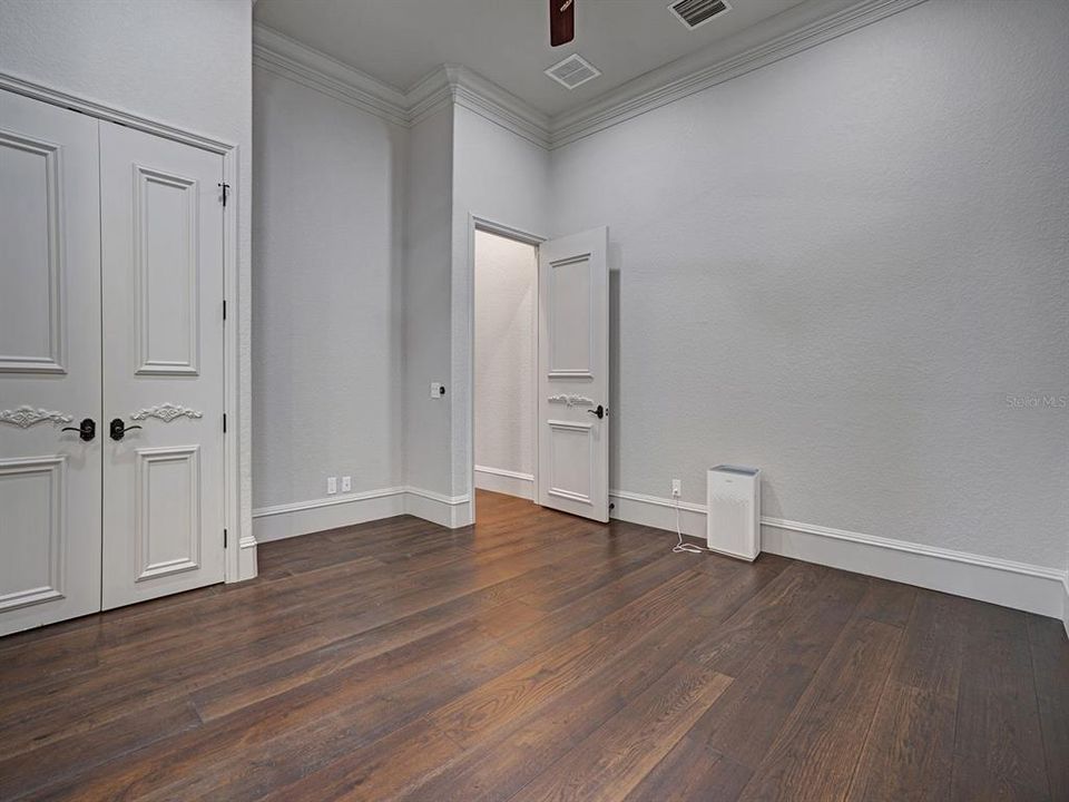 На продажу: $2,999,999 (6 спален, 5 ванн, 6829 Квадратных фут)