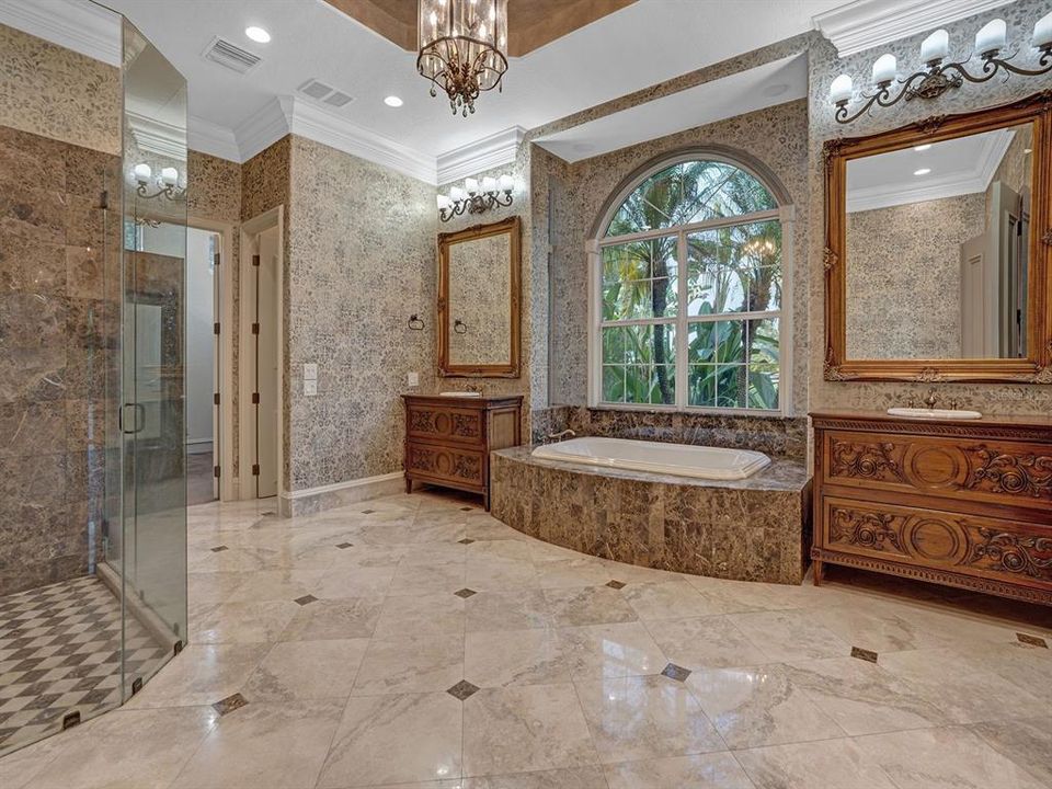 На продажу: $2,999,999 (6 спален, 5 ванн, 6829 Квадратных фут)