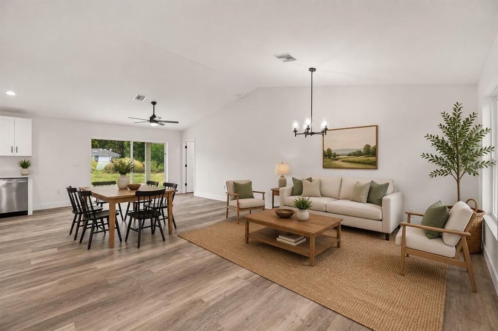 На продажу: $279,900 (3 спален, 2 ванн, 1468 Квадратных фут)