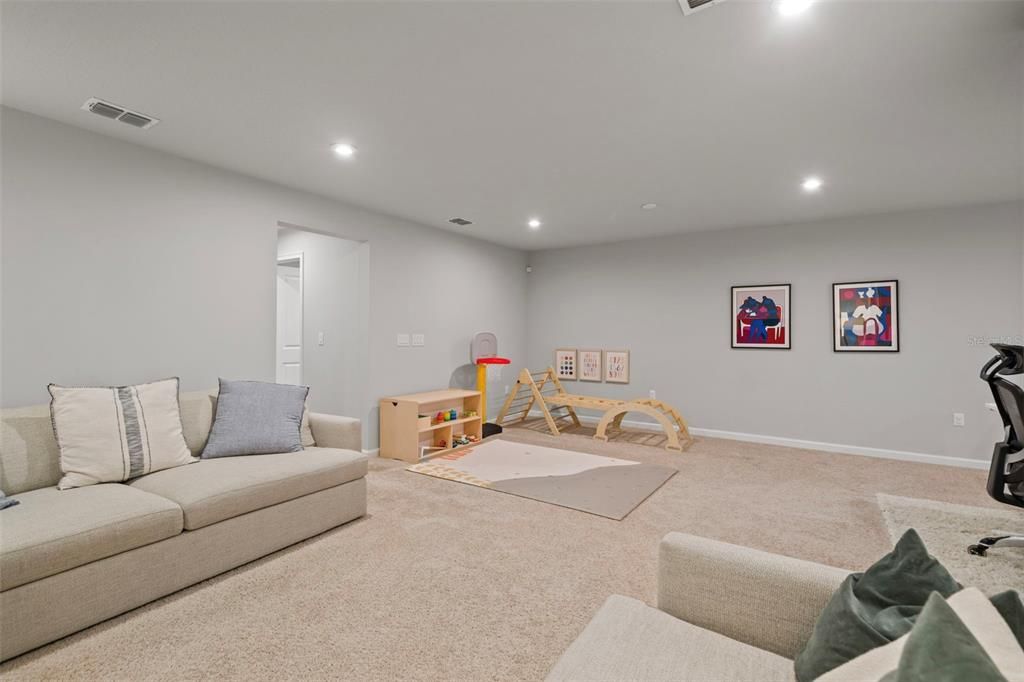 For Sale: $464,500 (4 beds, 3 baths, 2574 Square Feet)