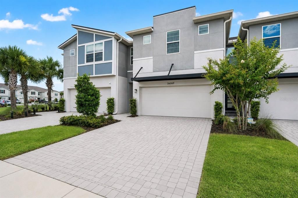 For Sale: $464,500 (4 beds, 3 baths, 2574 Square Feet)