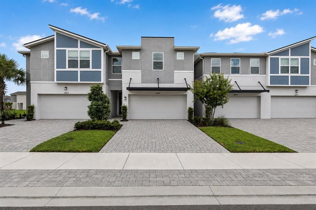 For Sale: $464,500 (4 beds, 3 baths, 2574 Square Feet)