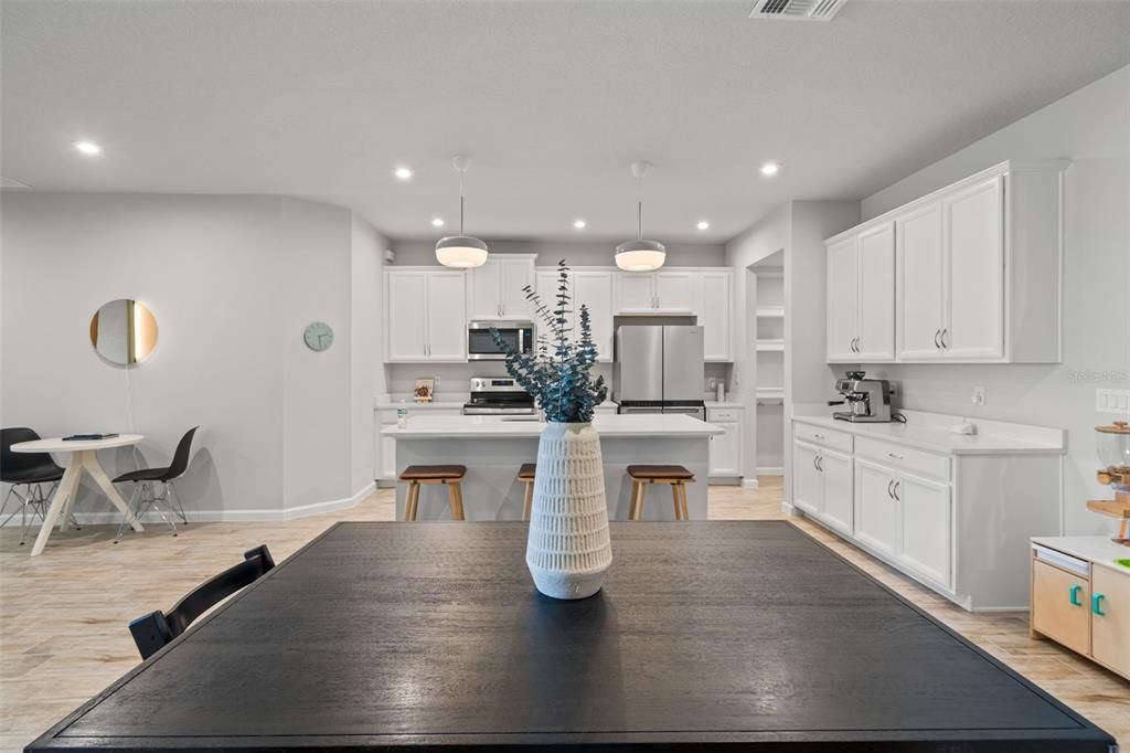 For Sale: $464,500 (4 beds, 3 baths, 2574 Square Feet)