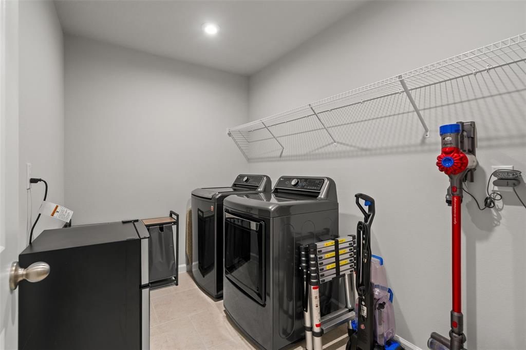For Sale: $464,500 (4 beds, 3 baths, 2574 Square Feet)