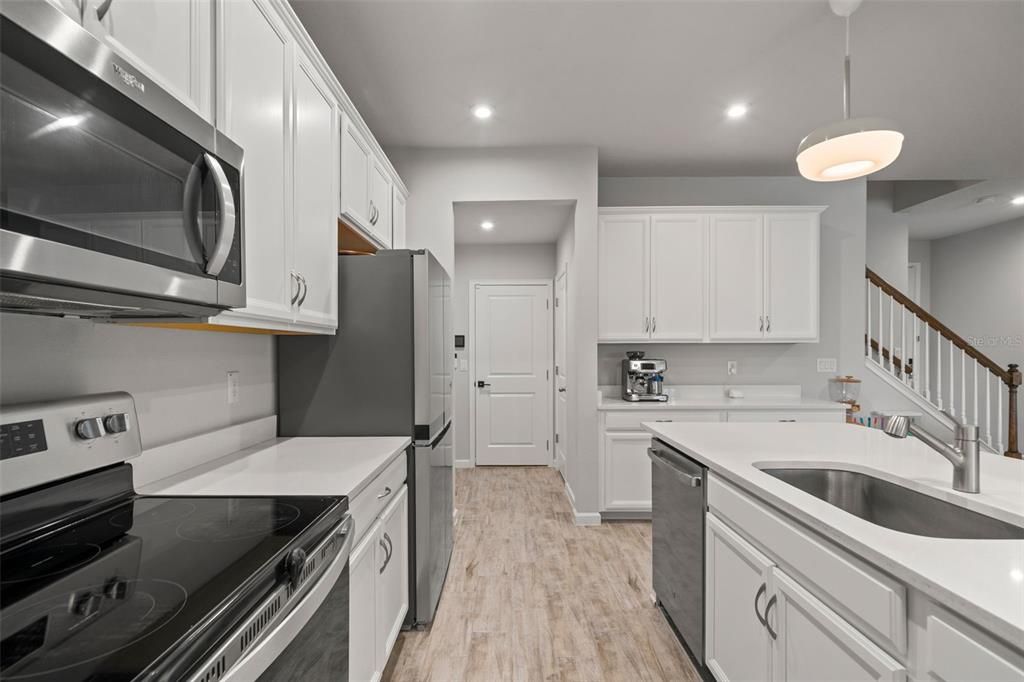For Sale: $464,500 (4 beds, 3 baths, 2574 Square Feet)