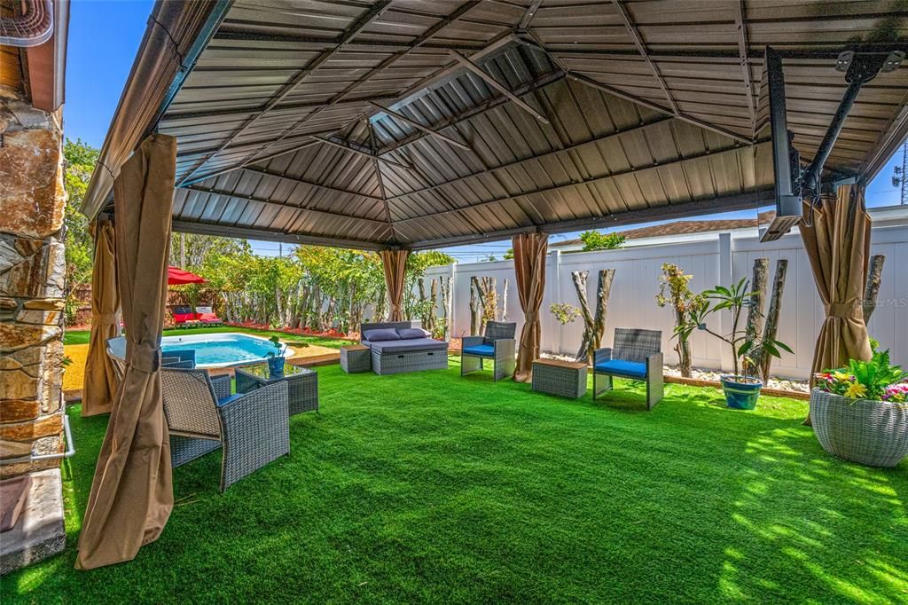 For Sale: $685,000 (4 beds, 3 baths, 2583 Square Feet)
