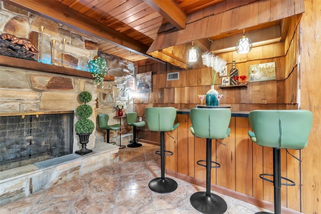 For Sale: $685,000 (4 beds, 3 baths, 2583 Square Feet)