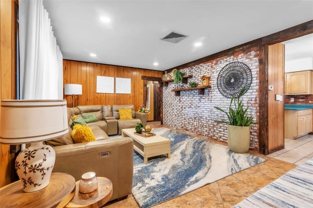 For Sale: $685,000 (4 beds, 3 baths, 2583 Square Feet)